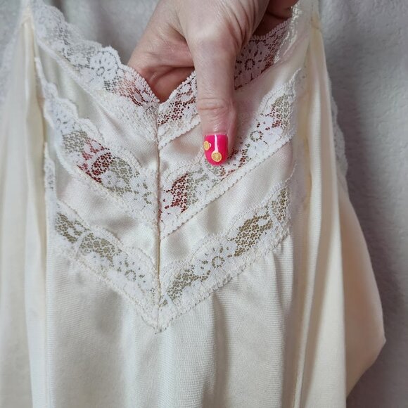FIGURFIT‎ VINTAGE nylon slip cami top lace trim in cream size 46 - Picture 9 of 9